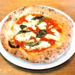 マルゲリータブッファラPizza Мサイズ（ヴィノテカ・メッシーナ）