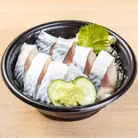 でか盛り羅臼産シメサバ丼(レギュラーサイズ)（【元祖】でか盛り海鮮問屋 すすきの店）