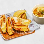 たっぷりコンビーフのマヨチーズ +店長自慢の野菜たっぷりポトフ（Butler）