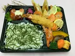 春巻きと特大えびフライ弁当（グランウエルネス中島公園）