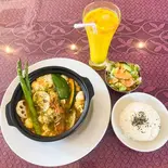 【ナンorライス】シーフードスープカレーセット(seafood soup curry set)（Royal Curry House）