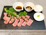 黒毛和牛のタタキ 二種のソース添え(イル・デ・パン)