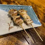 やげん軟骨2本(塩)（焼鳥・おでん KUSIO 寺田町店）