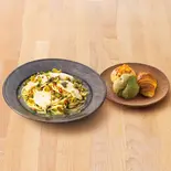 101.桜姫鶏と高菜のピリ辛おだしパスタ<パン3個付き>（鎌倉パスタ シャポー本八幡）