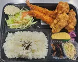 エビフライ唐あげ弁当（唐揚げ・お弁当 とり心）