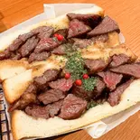 レアハラミサンドスモールサイズ (2個)(こんなにデカいサンドイッチは反則だ)