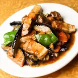 角煮とナスの醤油炒め（福餃子）