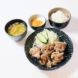 鶏もも唐揚げ定食（よもきち商店）