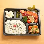 ポークチャップ弁当（まるべん）