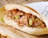 豚の頭肉入り焼きパン(台湾無骨香脆鶏柳)