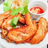手羽先レモングラス揚げ（タイ料理ルンルアン）