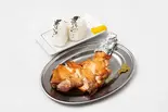 骨付鶏 塩味+塩おにぎり（牛と鰻 富一）