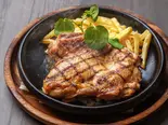 大山鶏のグリルステーキ 青森産にんにくのガーリックソース（THE PUBLIC RED AKASAKA (ザ・パブリック・レッド・アカサカ)）