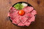 黒毛和牛霜降りローストビーフ丼(肉タレ屋 なんばBAL店)