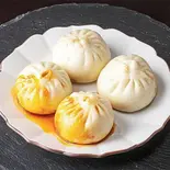 郭さんのMIX包子(豚、火鍋2つずつ)Chinese steamed bun (pork＆beef)（黒毛和牛すきやき丼 前田 弘明寺店）