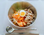 冷しゃぶビビン麺 Pork Bibim Noodles（東京冷麺スタンド 立川店）
