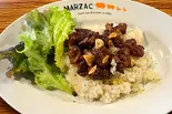 牛すじガーリックライス（MARZAC 表参道）