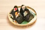 おにぎり紅鮭(1個)（炉ばた焼き日本酒 笑小屋）