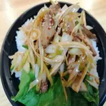 定番！ネギチャーシューご飯 葱拌叉燒飯 Braised Pork Welsh Onion with Rice（薬膳麻辣湯 蒲田西口駅前店）