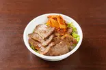 炭火焼き和牛上カルビ丼(炭火焼肉 ひばち 北千住店)