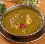 チキンほうれん草カレー（ネパールキッチン）