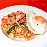 タイ風焼きそば（カフェ アミューズ）