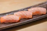 炙りサーモン【3貫】（阿部寿司 広尾本店）