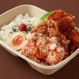 蔵之介の三色入りでっから弁当（五穀みそらーめん 味噌屋 蔵之介 八王子みなみ野店）