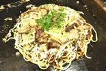 肉まみれ焼（お好み焼き ふきのとう/タイ料理 サバイサバイ）