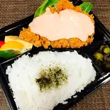 鶏モモのカツ・サウザンソース弁当（SAKU＆ドンジ）