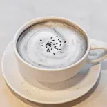 黒ごまラテ(HOT)（yoka）
