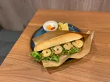【チップスセット】えびアボガーリックサンド | 【Tortilla Chips Set】Shrimp ＆ Avocado with Garlic Oil（【カレー＆タコライスが人気】cafe＆dining ONE）