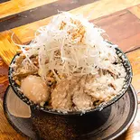爆盛全部のせ油脂麺 Monster-Sized 'The Works' Oil Noodles（平太周 味庵）