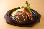 ハンバーグオム&ソーセージ(肉オムライス専門店 肉とたまご吉祥寺店)