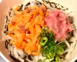 サーモンとたたきまぐろ丼(居心伝天保山店)