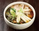 豚肉山菜そば（手打ちそばさくらの定食屋 ブランチ月寒店）