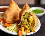 野菜サモ.サシンガラ (2p) Vegetable Samosa (Shingara) (2 Pieces)（スターケバブインドカレーハラル専門店）