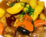 スぺアリブとじゃがいも煮込み(排骨炖土豆)（中華居酒屋 暉記）