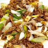 ネギと羊肉の強火炒め(葱爆羊肉)（正宗中国味·羊大厨）