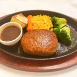 ビーフハンバーグセット (ライス・サラダ付き)（サフラン）