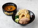 もやしつけ麺(チャーシュー1枚・薬味ネギ・ホウレン草・モヤシ)（ゴル麺。 THE GOLDEN TSUKEMEN）