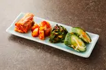 自家製キムチの盛り合わせ（焼肉慶楽苑長原本店）