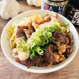 二郎系にんにくカルビ丼（にんにく焼肉チャッカ）