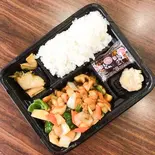 エビと鶏肉の角切り炒め弁当(龍盛菜館 水天宮店)