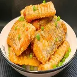 タチウオの唐揚げ 炸带鱼（台湾料理 金彩）