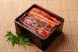 【特上】 竹(鰻3/4尾)・うなぎの蒲焼弁当(ごはん中) ガリ、わさび、インスタントのお吸い物、タレ(小)(鰻の成瀬 博多駅南店)