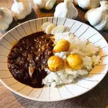 にんにくマシマシビーフカレー（にんにく焼肉チャッカ）