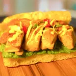 ケイジャンチキンサンドウィッチ  Cajun Chicken Sandwich（33 Manet cua）