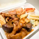 和牛ミックスホルモン弁当 ご飯大盛り無料！（焼肉BAKUFU 春吉店）