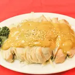 蒸し鶏の胡麻ソース 冷菜(中国料理 菜香園)